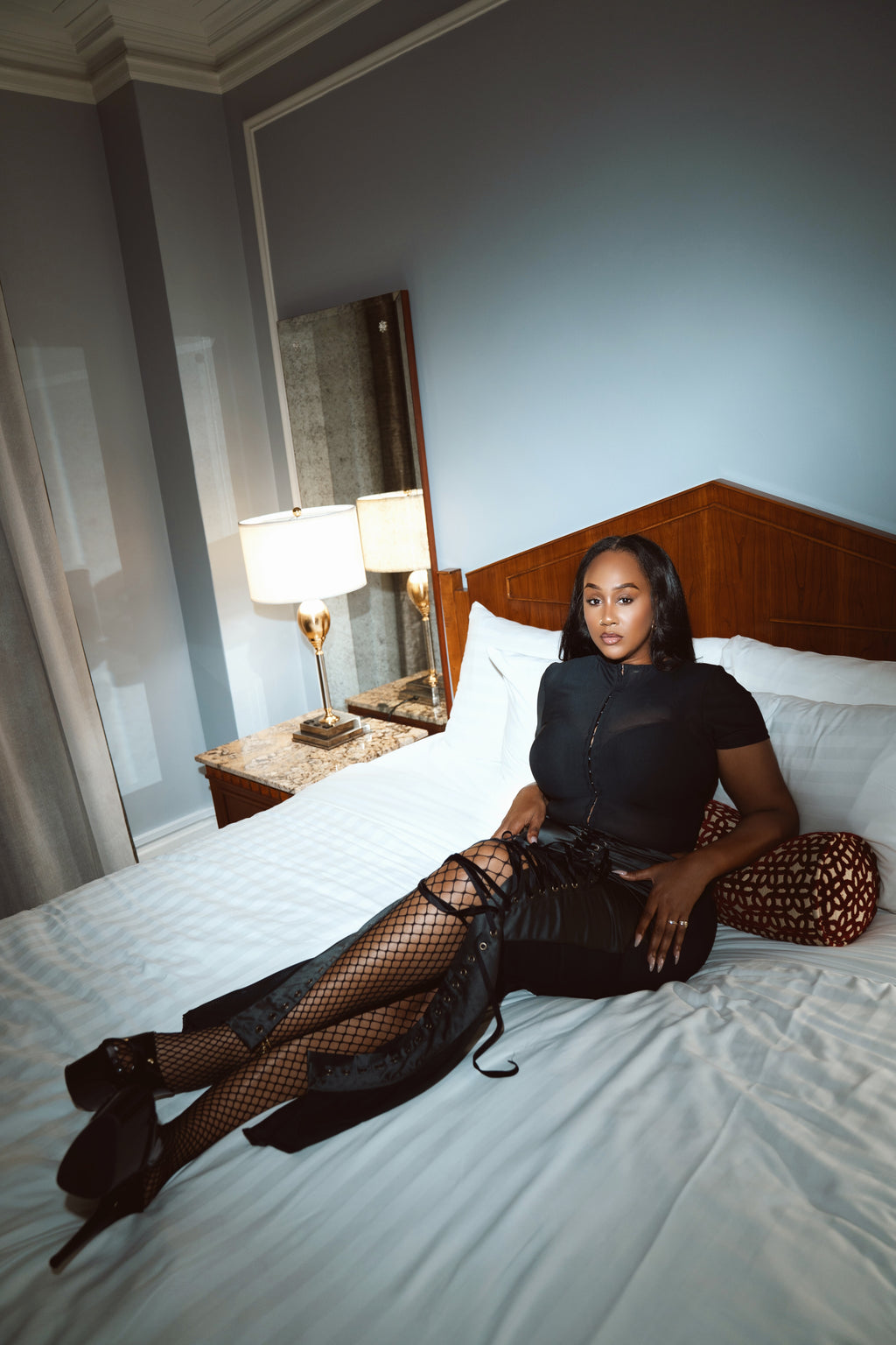 Lace-Up Contrast Mermaid Skirt